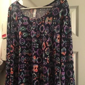 XL Lularoe Lynnae Top